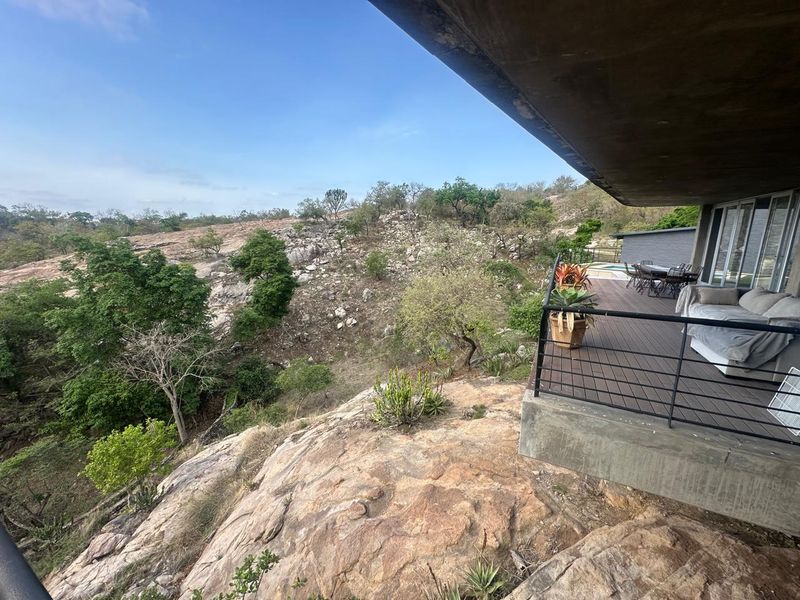 Exclusive luxury home in La Roi Wildlife Estate. 4 Bedroom, 3.5 Bathrooms + Flat - Photo 10