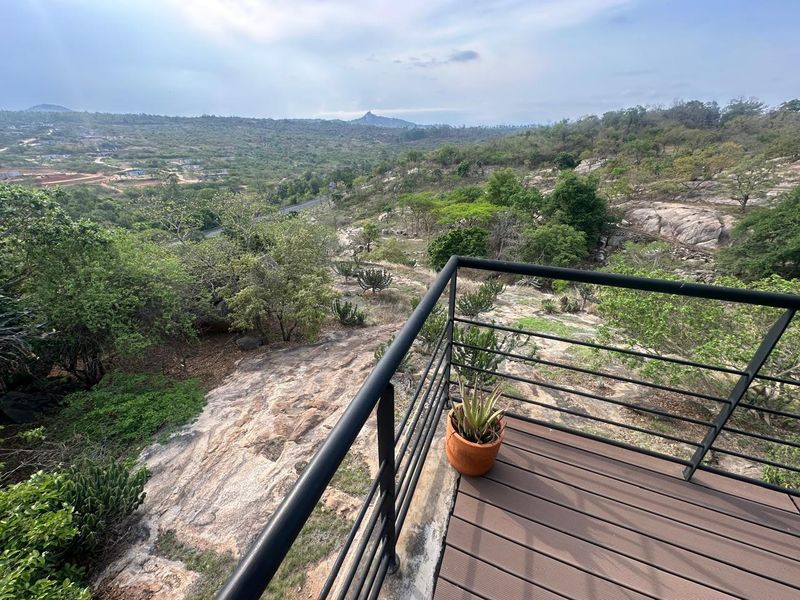 Exclusive luxury home in La Roi Wildlife Estate. 4 Bedroom, 3.5 Bathrooms + Flat - Photo 5