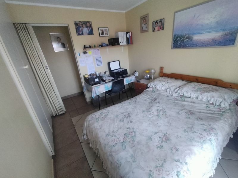 Move-In Ready Retirement Home with Peaceful Surroundings - Photo 10