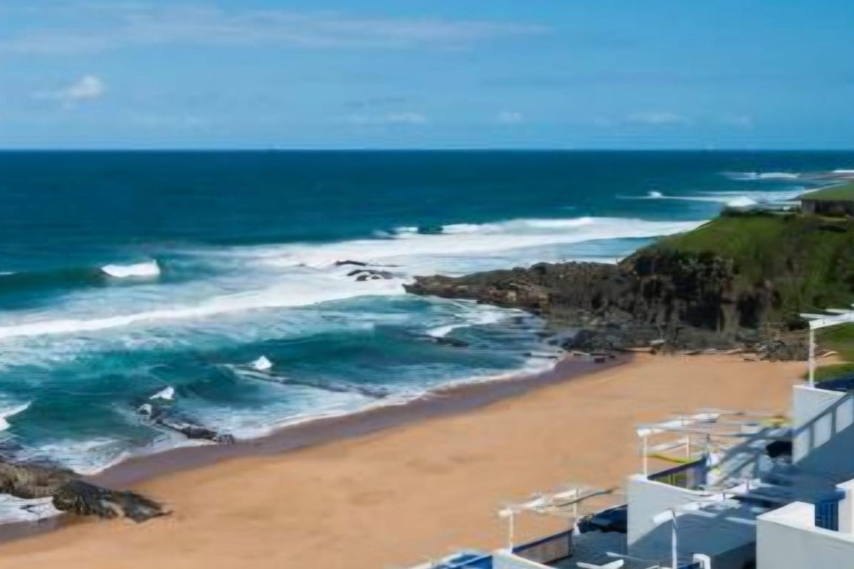 Prime Lock Up and Go Coastal Apartment in  Santorini Thompsons Bay Ballito - Photo 2