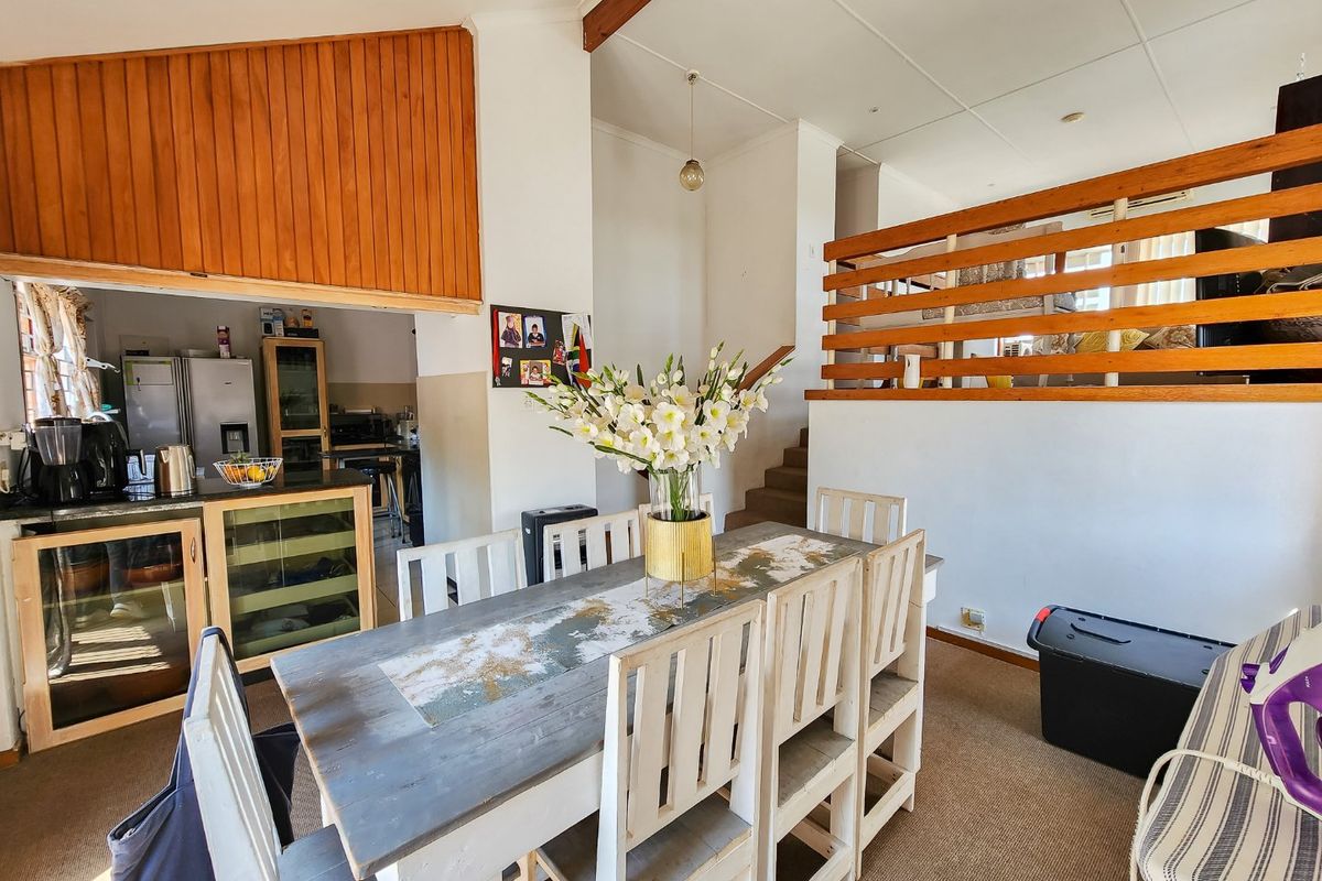 Townhouse Offering Awesome Views - Photo 4