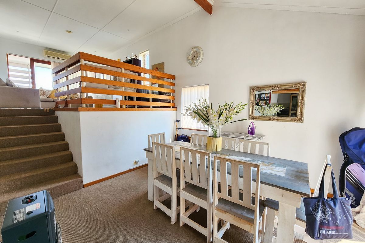 Townhouse Offering Awesome Views - Photo 3