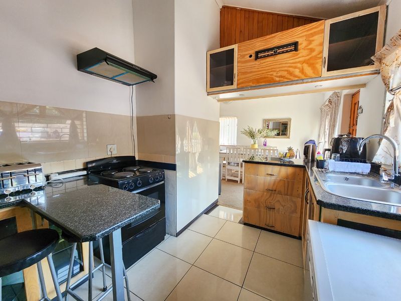 Townhouse Offering Awesome Views - Photo 8