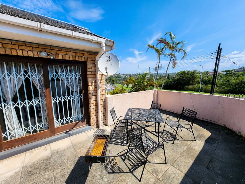 Townhouse Offering Awesome Views - Photo 2