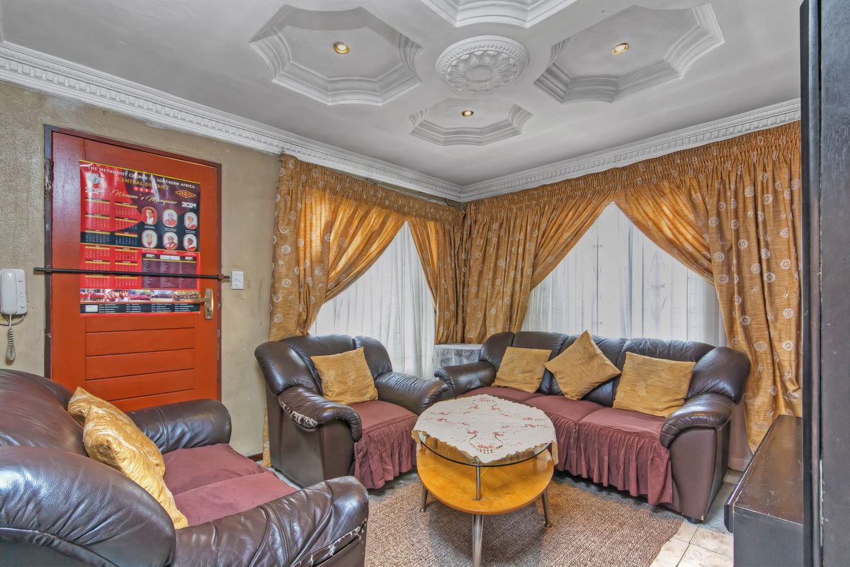 Excellent Investment & Family Home in Rabie Ridge - Photo 5