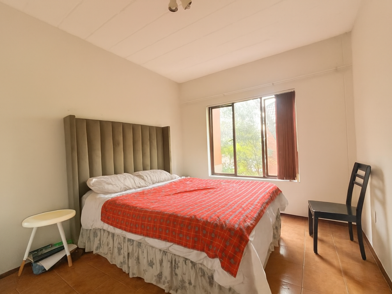 Modern 2-Bedroom Loft Apartment in a Secure Lifestyle Complex Near Monte Casino - Photo 8