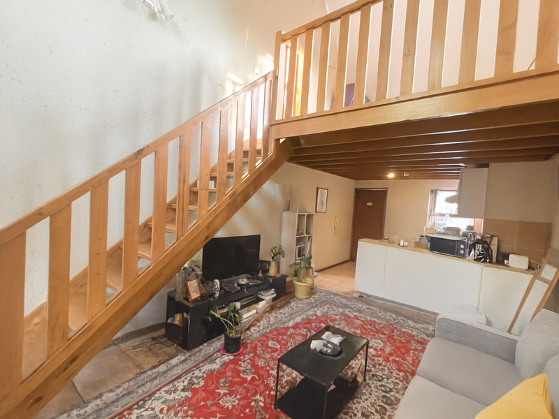 Modern 2-Bedroom Loft Apartment in a Secure Lifestyle Complex Near Monte Casino - Photo 4