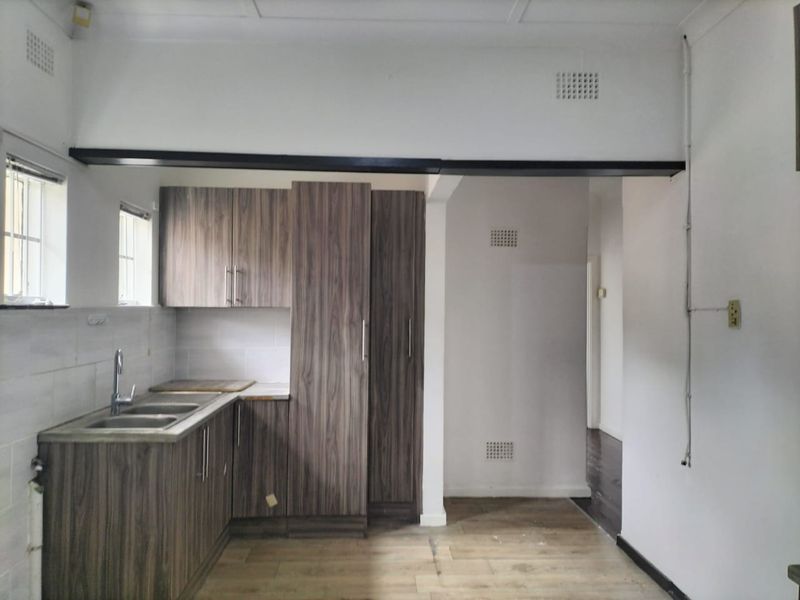 Cambridge - Spacious Family home Available Immediately - Photo 6