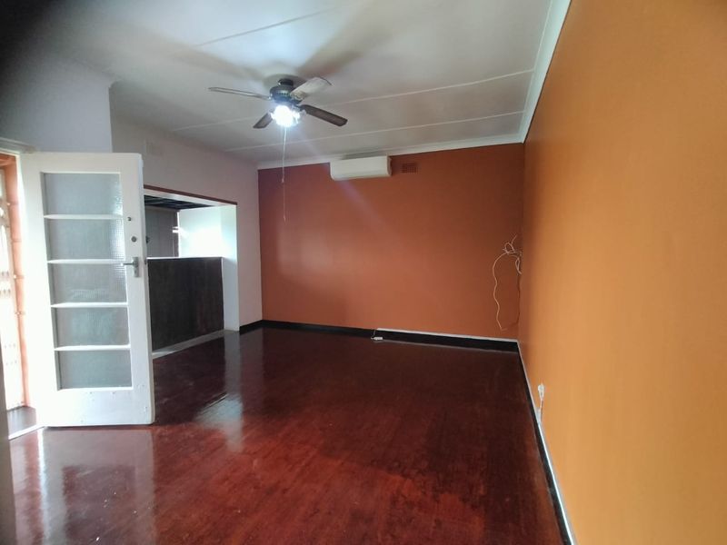 Cambridge - Spacious Family home Available Immediately - Photo 3