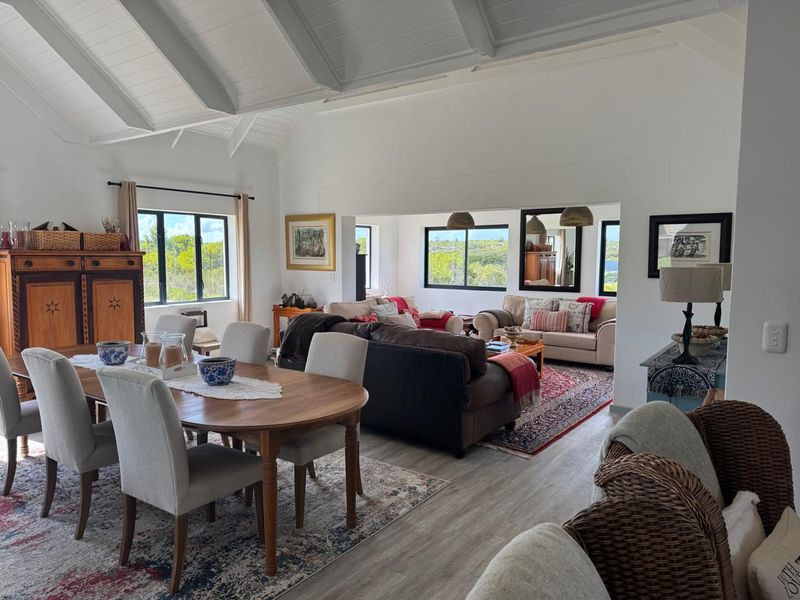 Where Design Meets Coastal Living – Riverside  Gem - Photo 5