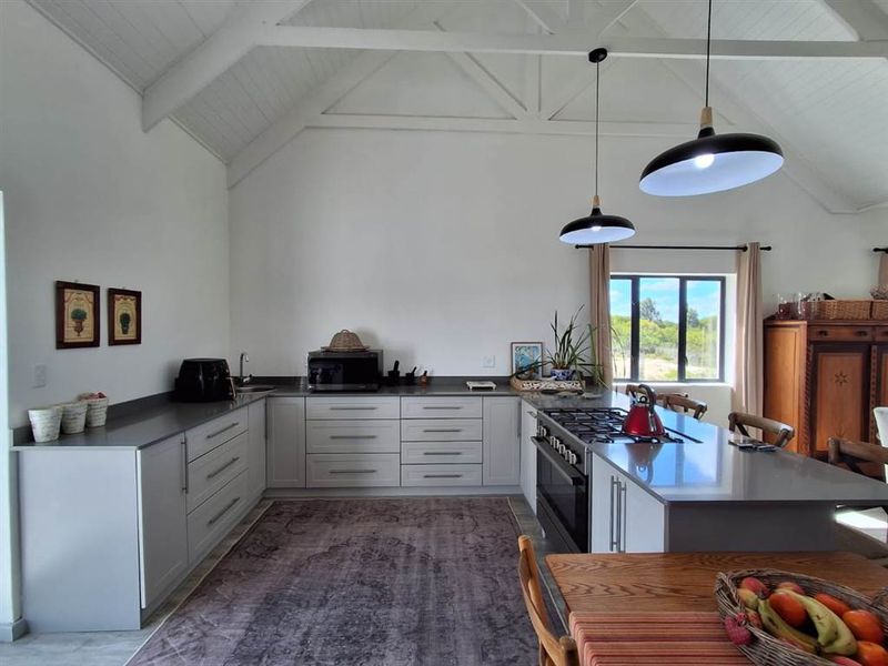 Where Design Meets Coastal Living – Riverside  Gem - Photo 10
