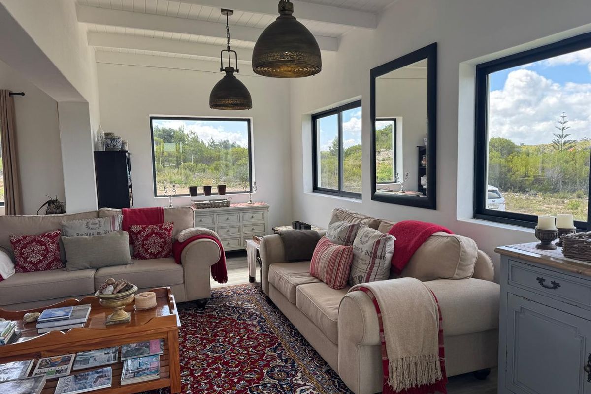 Where Design Meets Coastal Living – Riverside  Gem - Photo 4