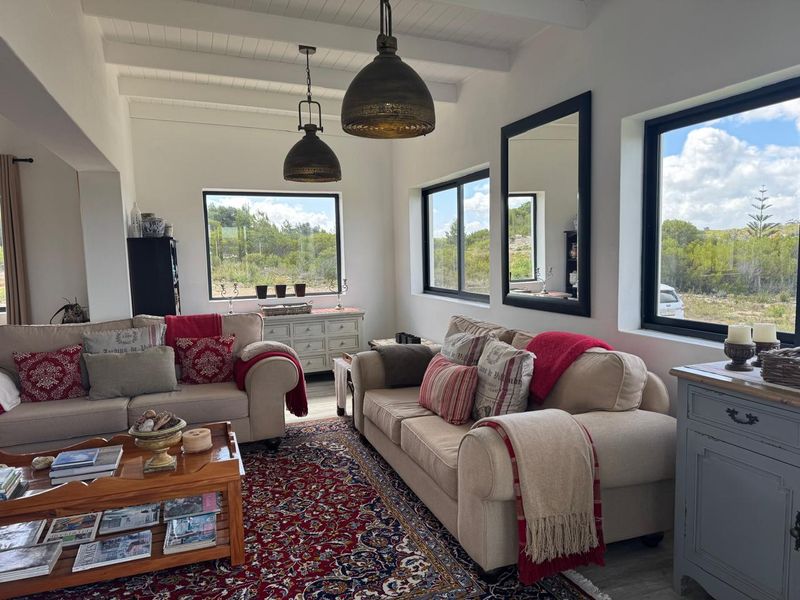 Where Design Meets Coastal Living – Riverside  Gem - Photo 4