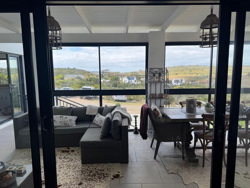 Where Design Meets Coastal Living – Riverside  Gem - Photo 8