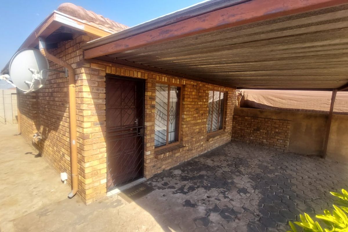 Secure and Family-Friendly Home in Gated Estate - Photo 4