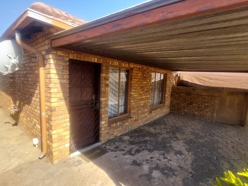 Secure and Family-Friendly Home in Gated Estate - Photo 4