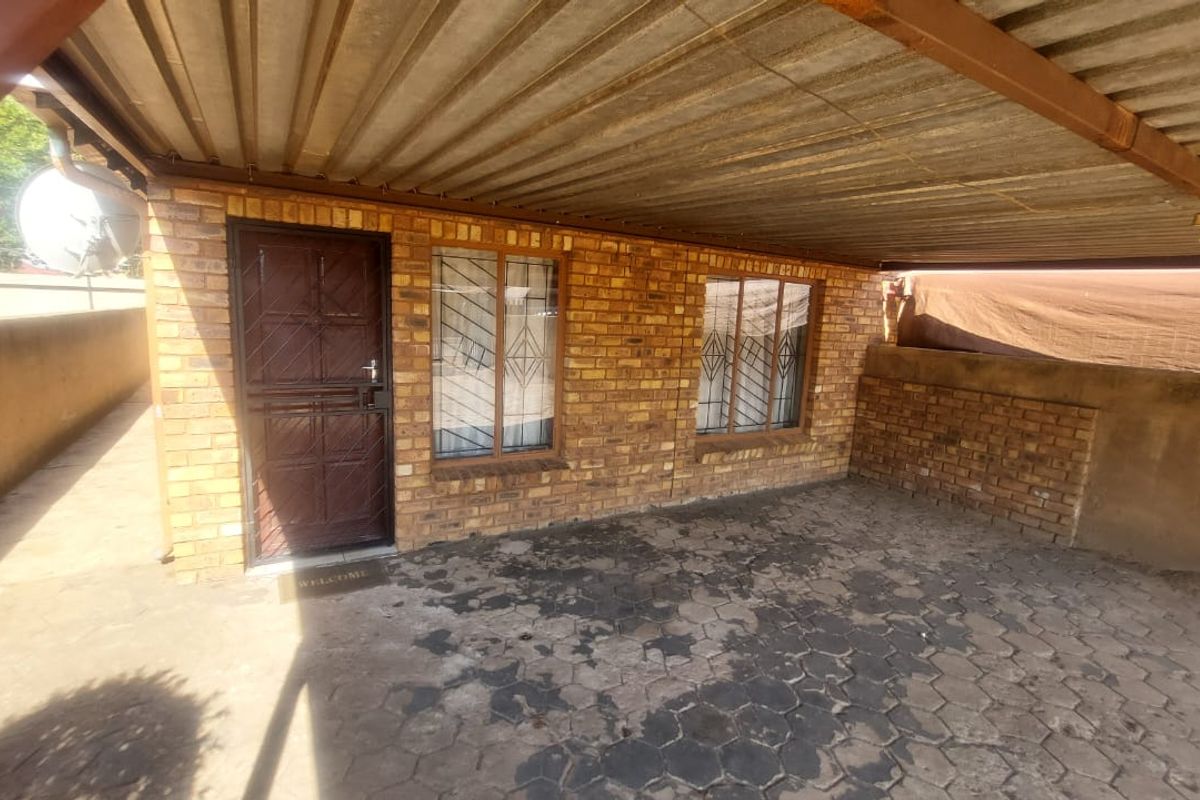 Secure and Family-Friendly Home in Gated Estate - Photo 3