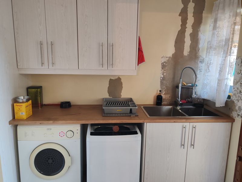 Prime Cul-de-Sac Home in a Sought-After Area - Photo 5