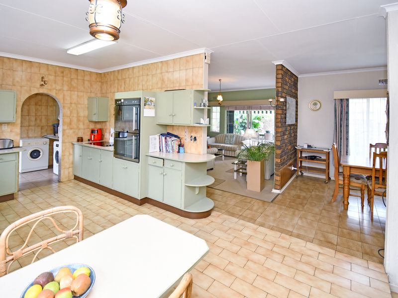 An Oldie but a Goodie - Photo 8