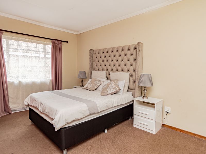 Spacious Living for the Whole Family - Pick of the month! - Photo 9