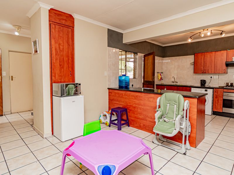 Spacious Living for the Whole Family - Pick of the month! - Photo 8