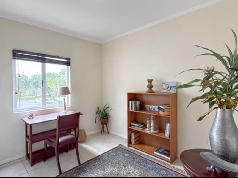 Secure lifestyle. Prime location. Exceptional value! - Photo 10