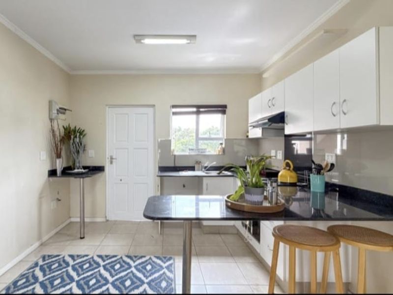 Secure lifestyle. Prime location. Exceptional value! - Photo 2