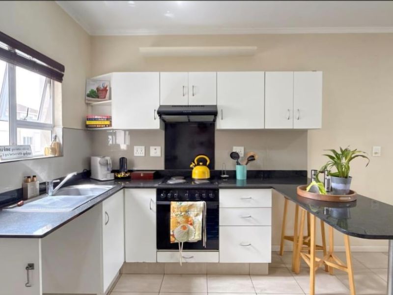 Secure lifestyle. Prime location. Exceptional value! - Photo 3