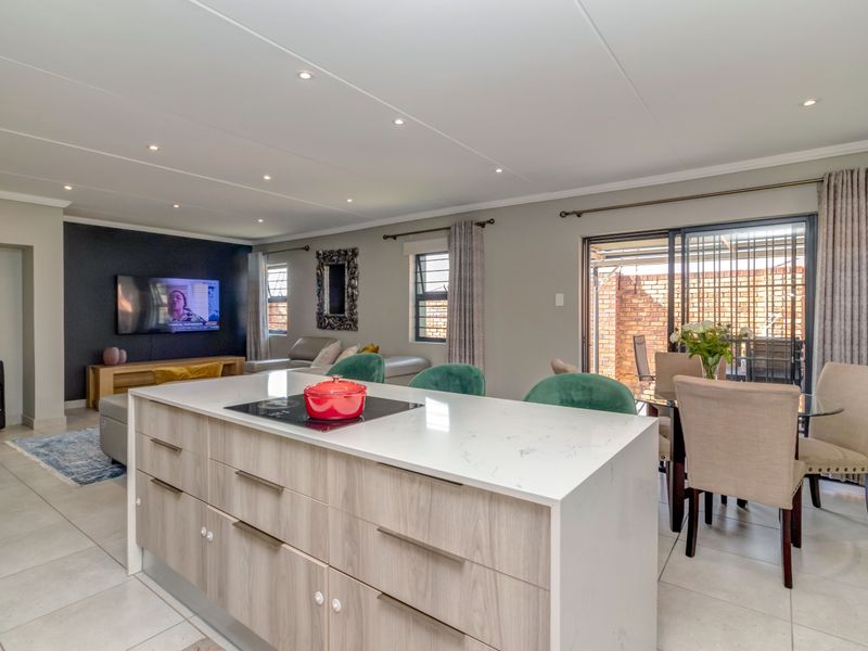 Modern 4-Bedroom Double-Storey Home in Lion Pride Lifestyle Estate – R1,799,000 - Photo 3