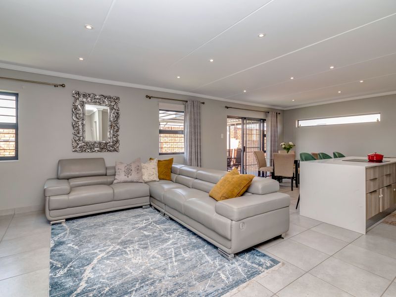 Modern 4-Bedroom Double-Storey Home in Lion Pride Lifestyle Estate – R1,799,000 - Photo 8