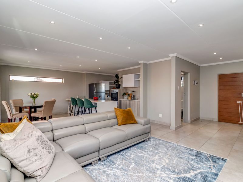 Modern 4-Bedroom Double-Storey Home in Lion Pride Lifestyle Estate – R1,799,000 - Photo 7