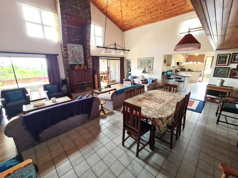 Gracious Family Home at the Best Address in Wavecrest, Jeffreys Bay - Photo 10