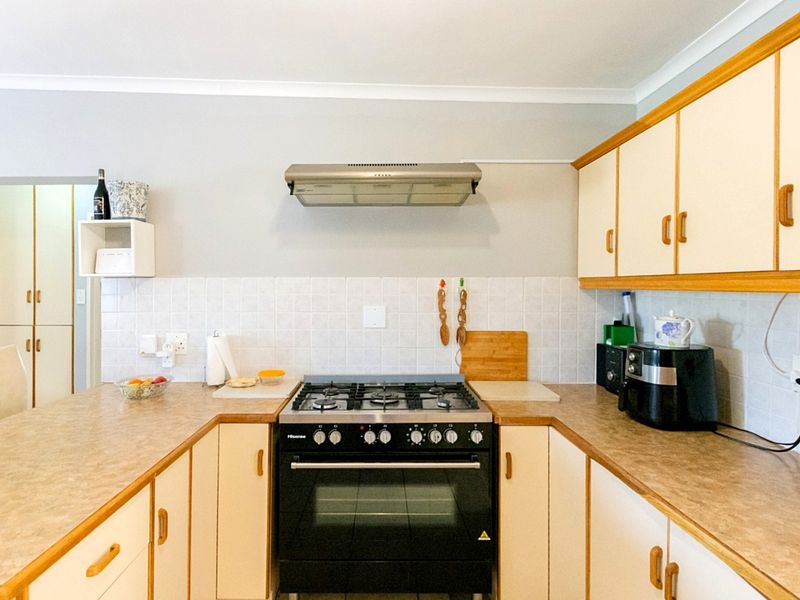 Move-In Ready Home with Panoramic Views - Photo 8