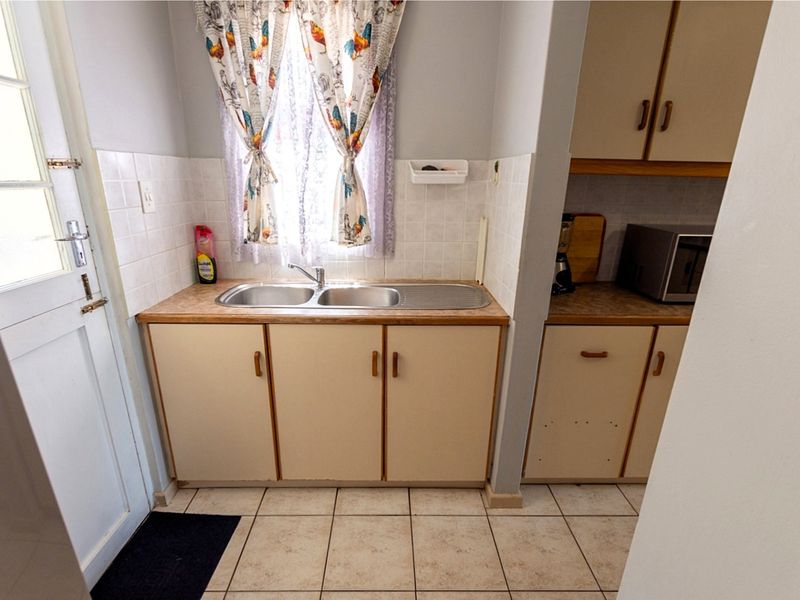 Move-In Ready Home with Panoramic Views - Photo 10