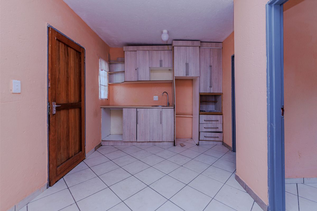 Charming 1-bedroom Apartment in Randfontein Central, Perfect For First- Time Buyers or Investors! - Photo 2