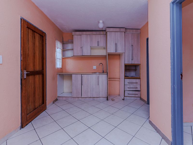 Charming 1-bedroom Apartment in Randfontein Central, Perfect For First- Time Buyers or Investors! - Photo 2