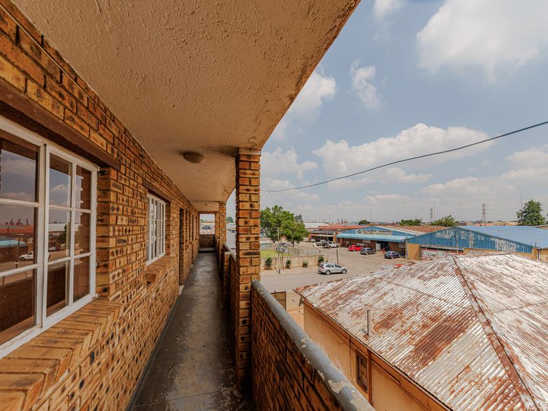 Charming 1-bedroom Apartment in Randfontein Central, Perfect For First- Time Buyers or Investors! - Photo 10