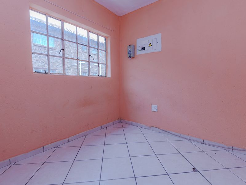 Charming 1-bedroom Apartment in Randfontein Central, Perfect For First- Time Buyers or Investors! - Photo 7