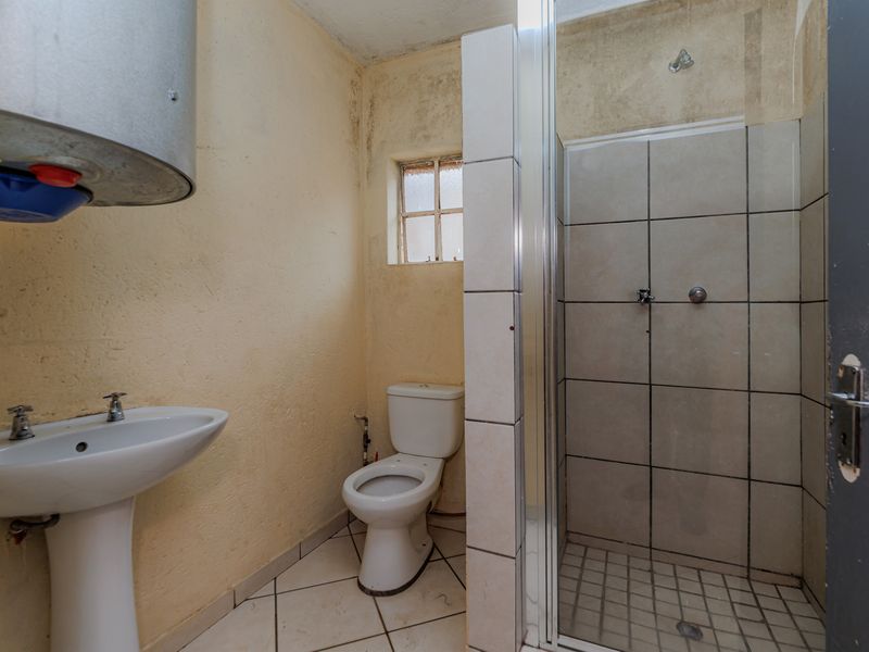 Charming 1-bedroom Apartment in Randfontein Central, Perfect For First- Time Buyers or Investors! - Photo 6