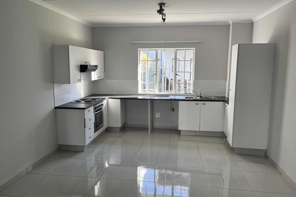 Stylish 2 Bed Garden Apartment Priced to Move - Photo 4