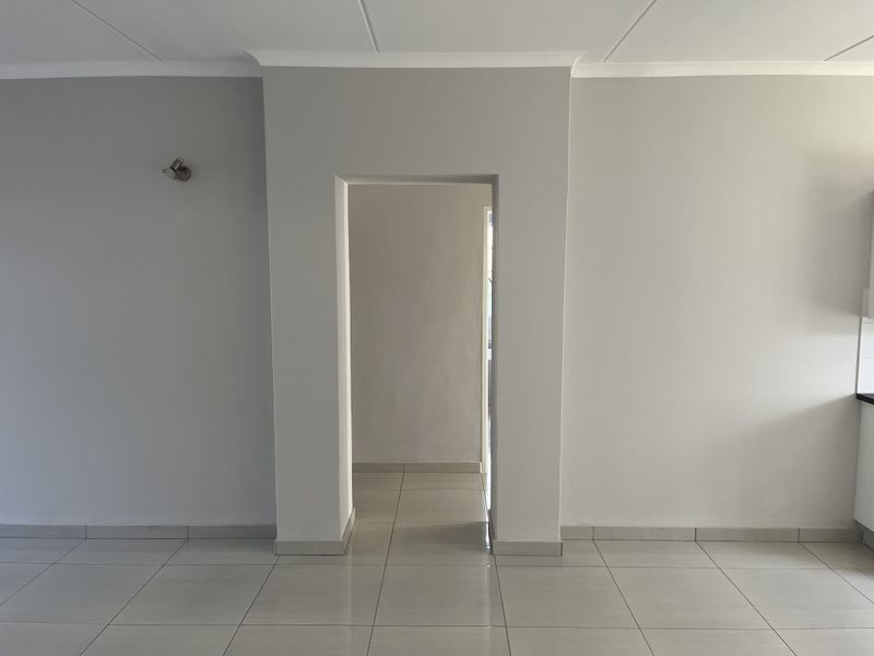 Stylish 2 Bed Garden Apartment Priced to Move - Photo 8