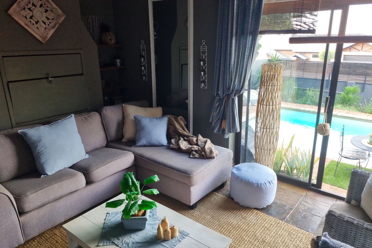 Elegant 4-Bedroom Home for Sale in Boschdal, Rustenburg - Photo 4