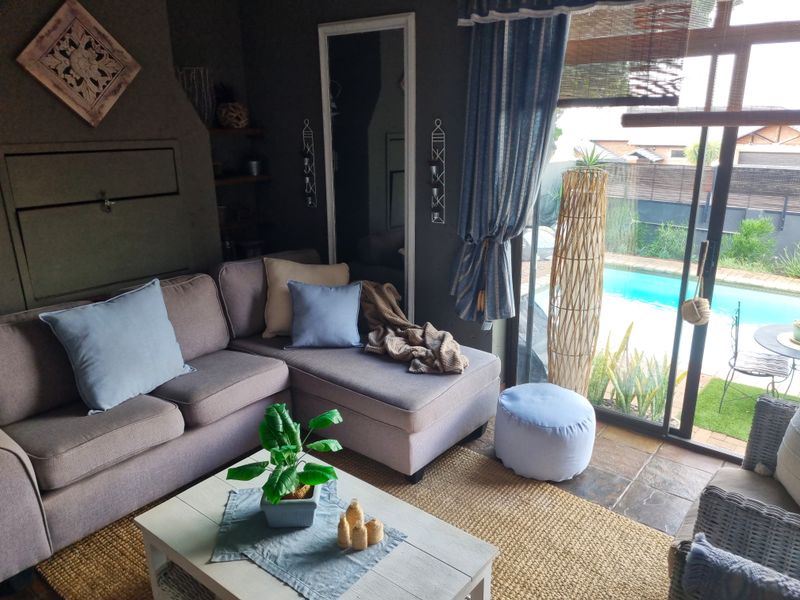 Elegant 4-Bedroom Home for Sale in Boschdal, Rustenburg - Photo 4