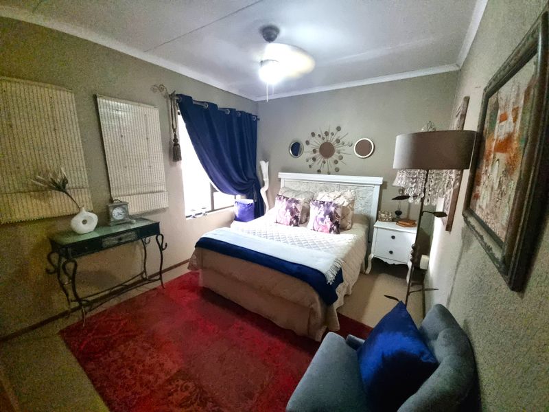 Elegant 4-Bedroom Home for Sale in Boschdal, Rustenburg - Photo 10