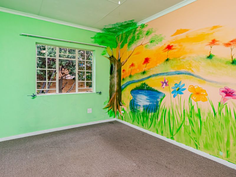 Lovely 3 bedroom house in security estate. - Photo 6