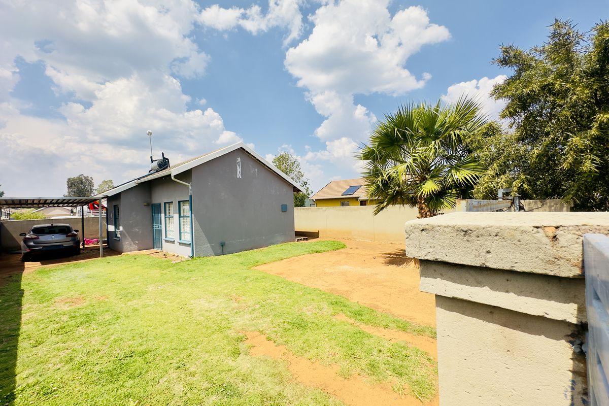 Perfect Starter Home with Room to Grow - Photo 2