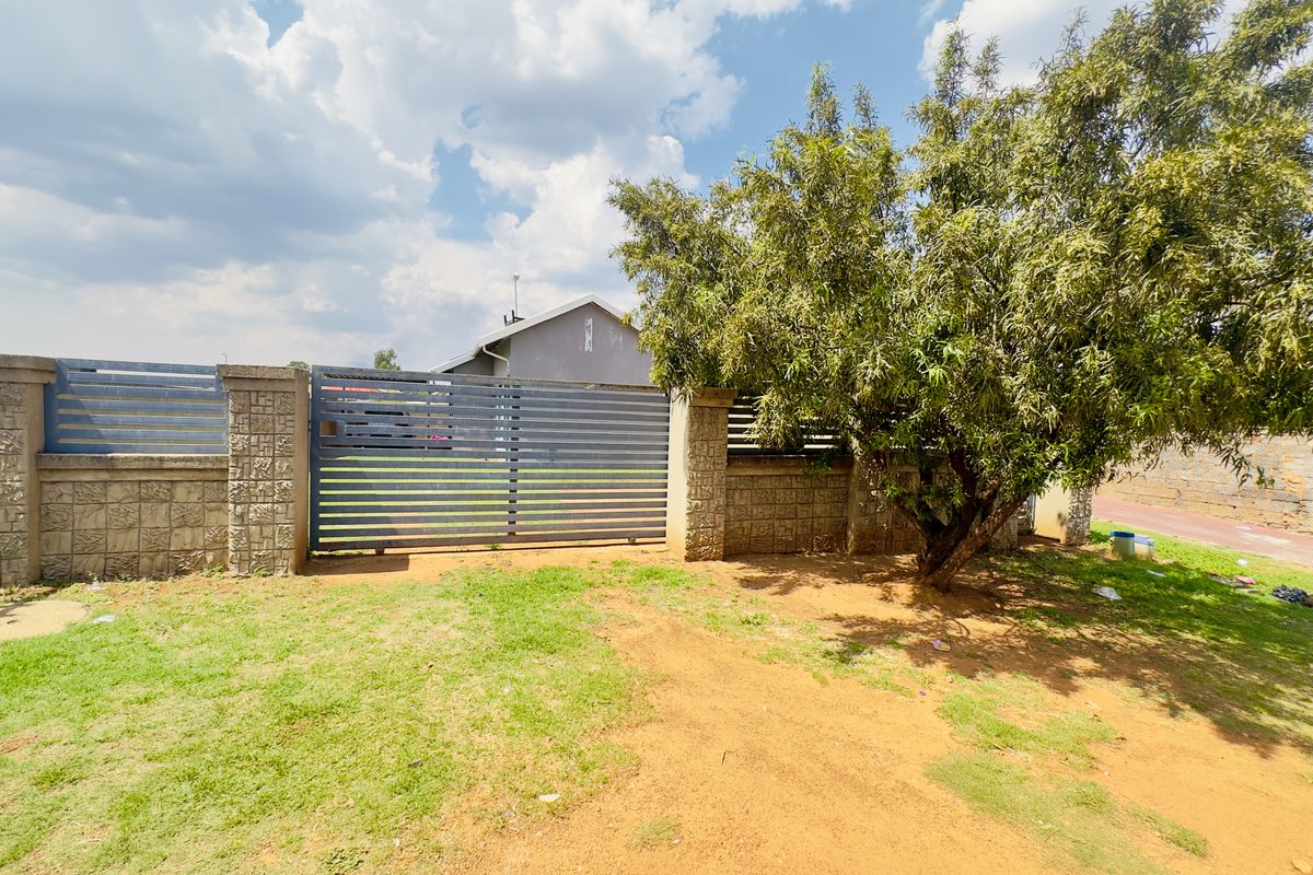 Perfect Starter Home with Room to Grow - Photo 3