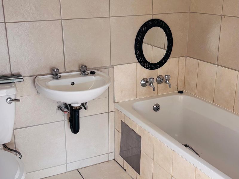 Perfect Starter Home with Room to Grow - Photo 9