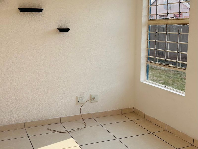 Perfect Starter Home with Room to Grow - Photo 6