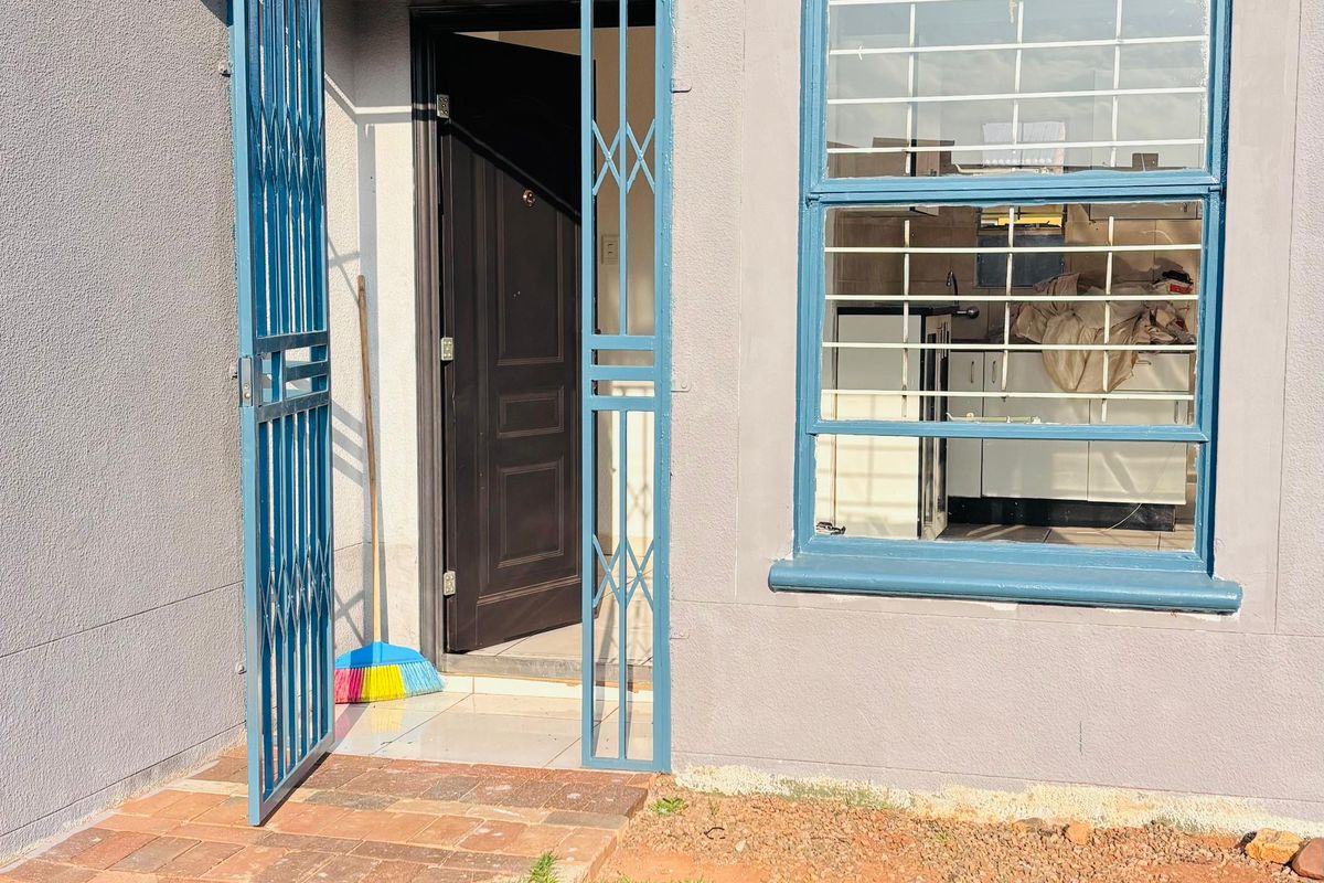 Perfect Starter Home with Room to Grow - Photo 5